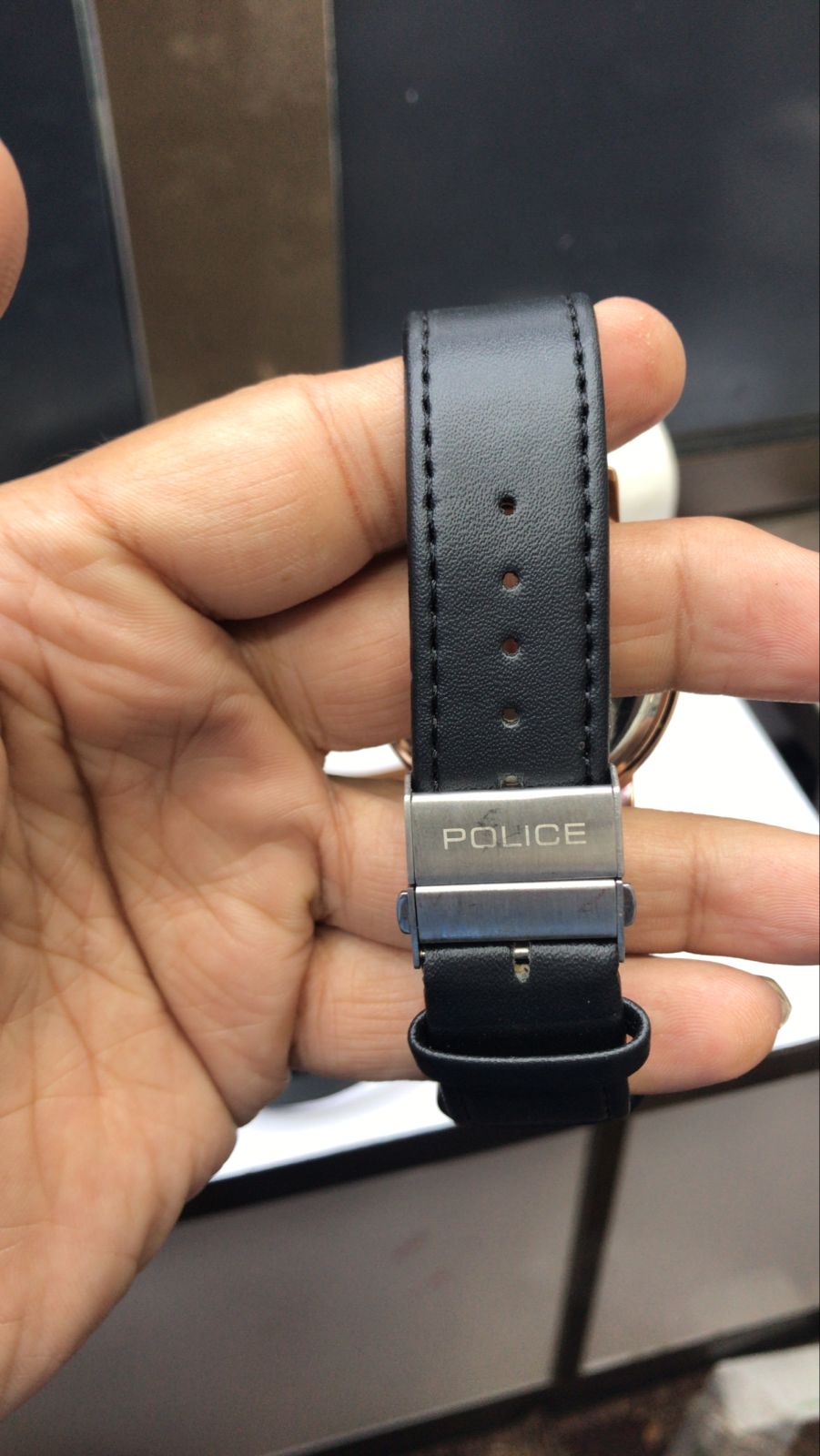 Police Watch – Elegant Design with Date Display | Rose Gold or Silver Case | Leather Strap | Quartz Movement | Water Resistant